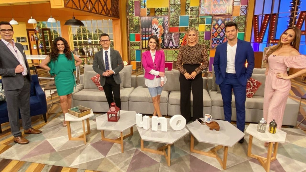 “Te huelen los pies”: Exhiben a conductor de ‘Venga la Alegría’ por “cochino”