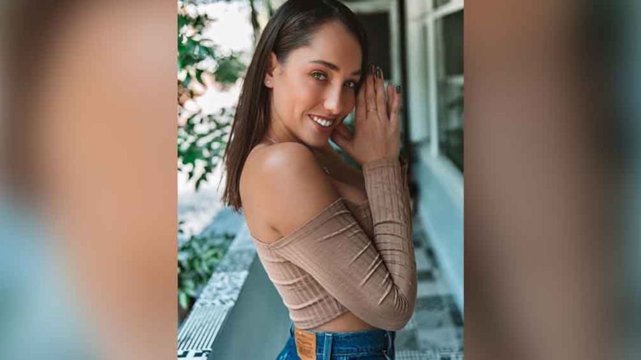 Keyla Caputo hace estallar el termómetro en la ducha en bikini