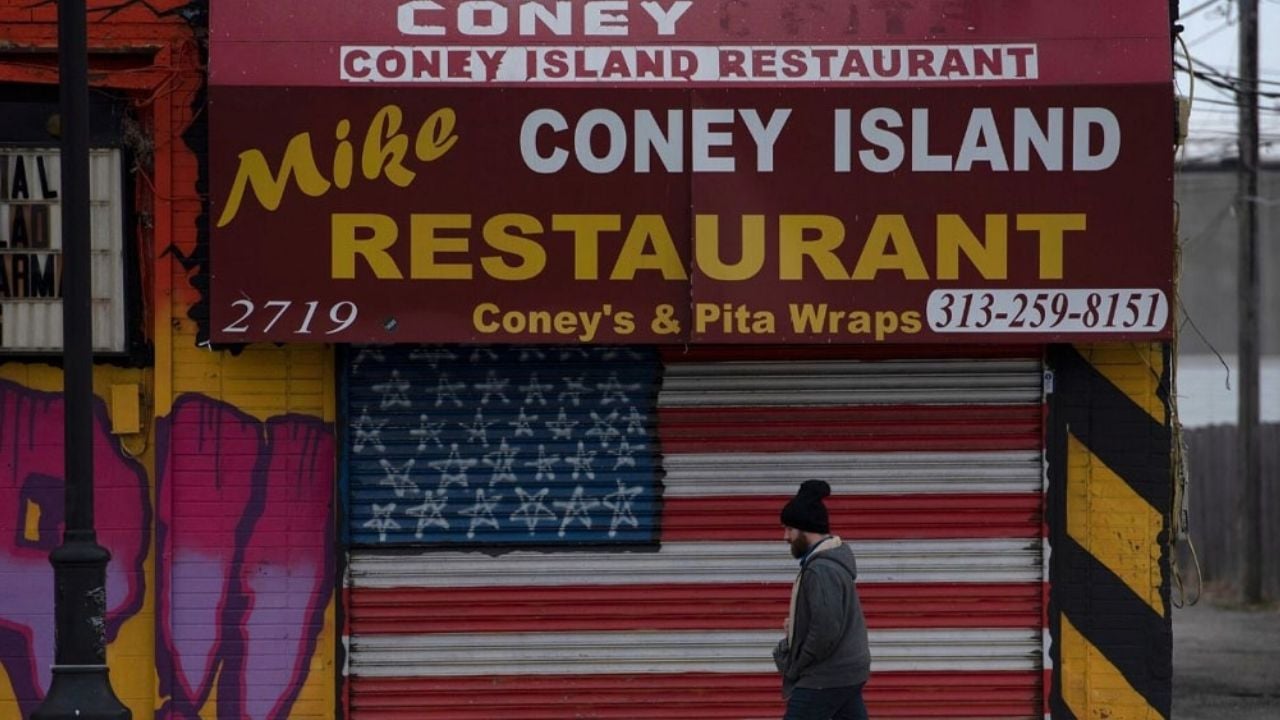 Crisis laboral se agudiza en EU; 6.6 millones más piden subsidio por desempleo