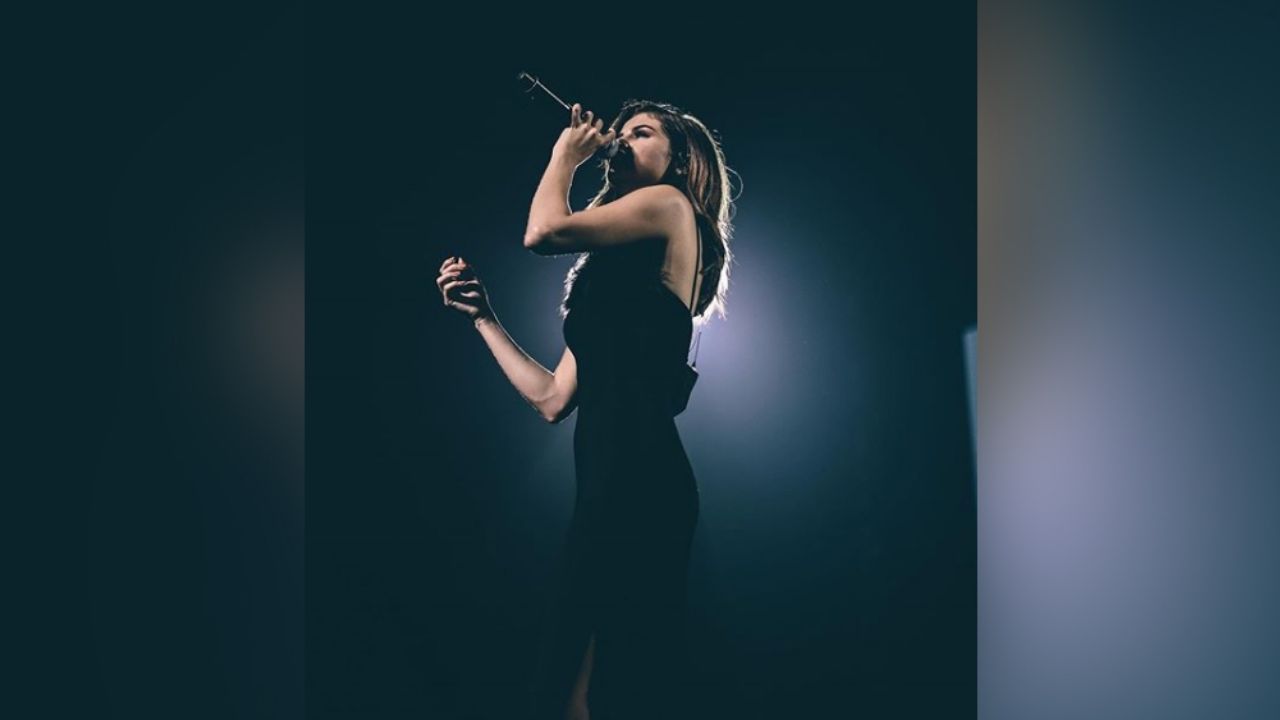 Selena Gomez sube la temperatura en redes con sexy vestido: “Sí te como”