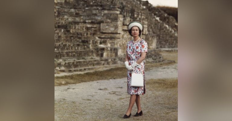 Reina Isabel II piramide