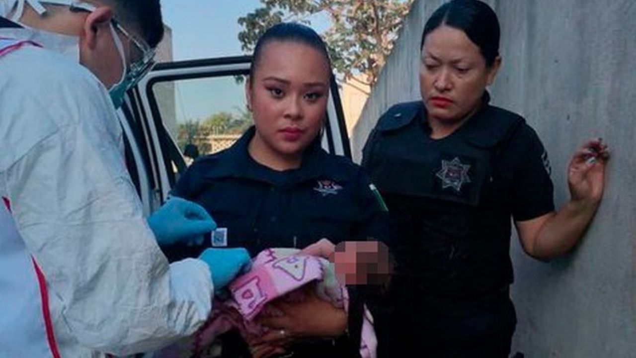 Rescatan a bebé recién nacido dentro de bolsas de basuras en Cancún