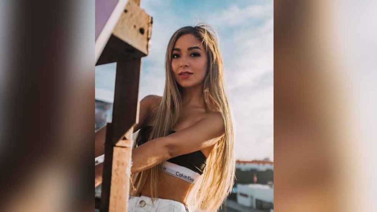 Caeli enciende la cuarentena al tomar el Sol en el jardín en bikini