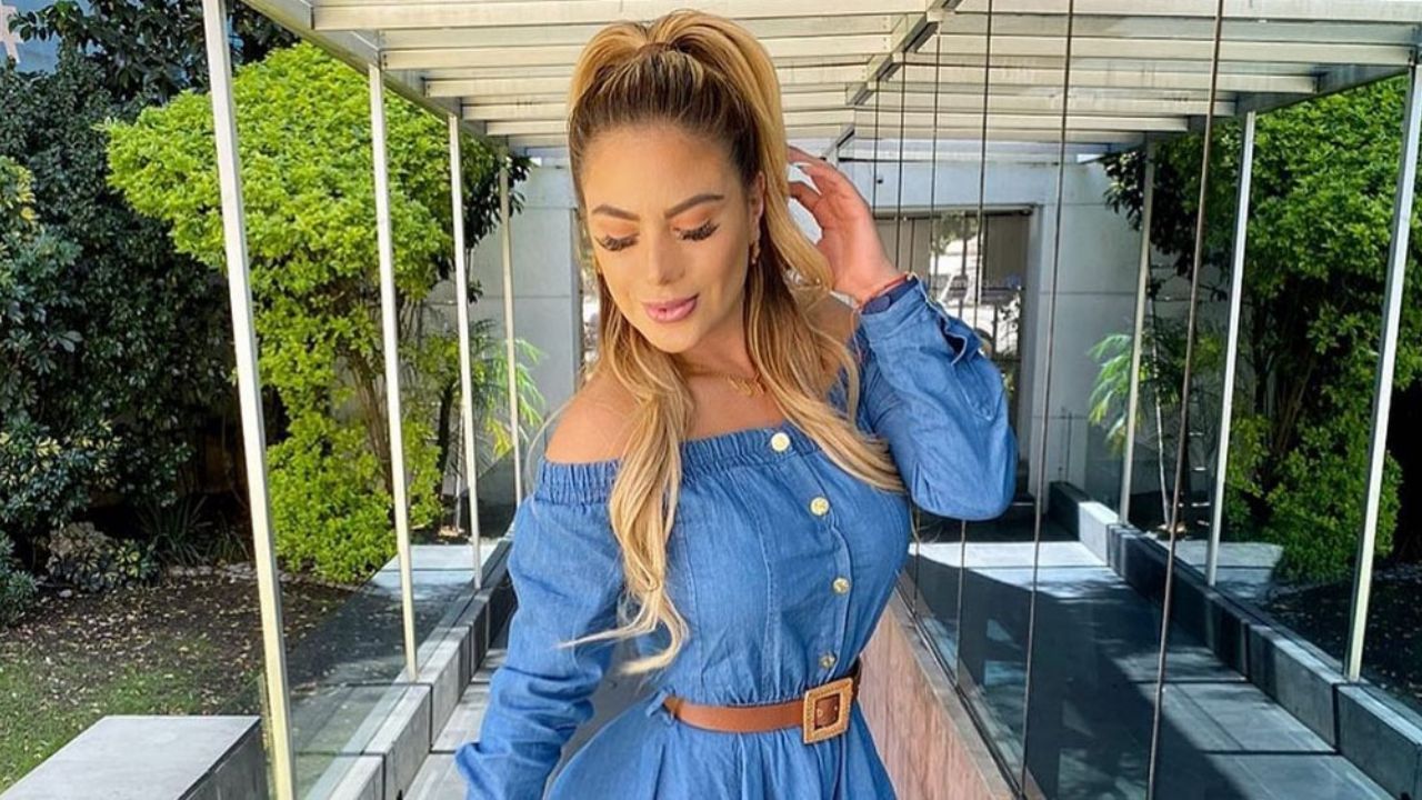 Magaly Chávez de ‘Enamorándonos’ se deja ver con sensual pijama roja