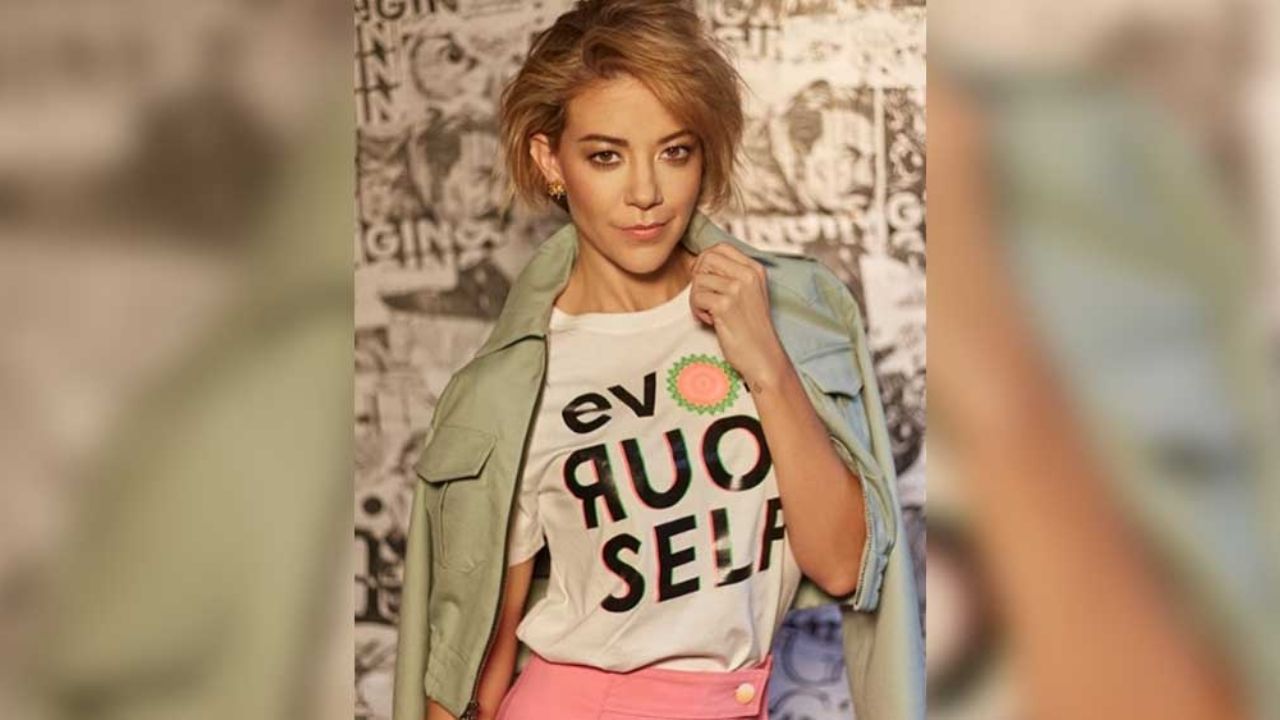 “Antes muerta que sencilla”: Así se viste Fernanda Castillo de ‘gala’ para estar en casa