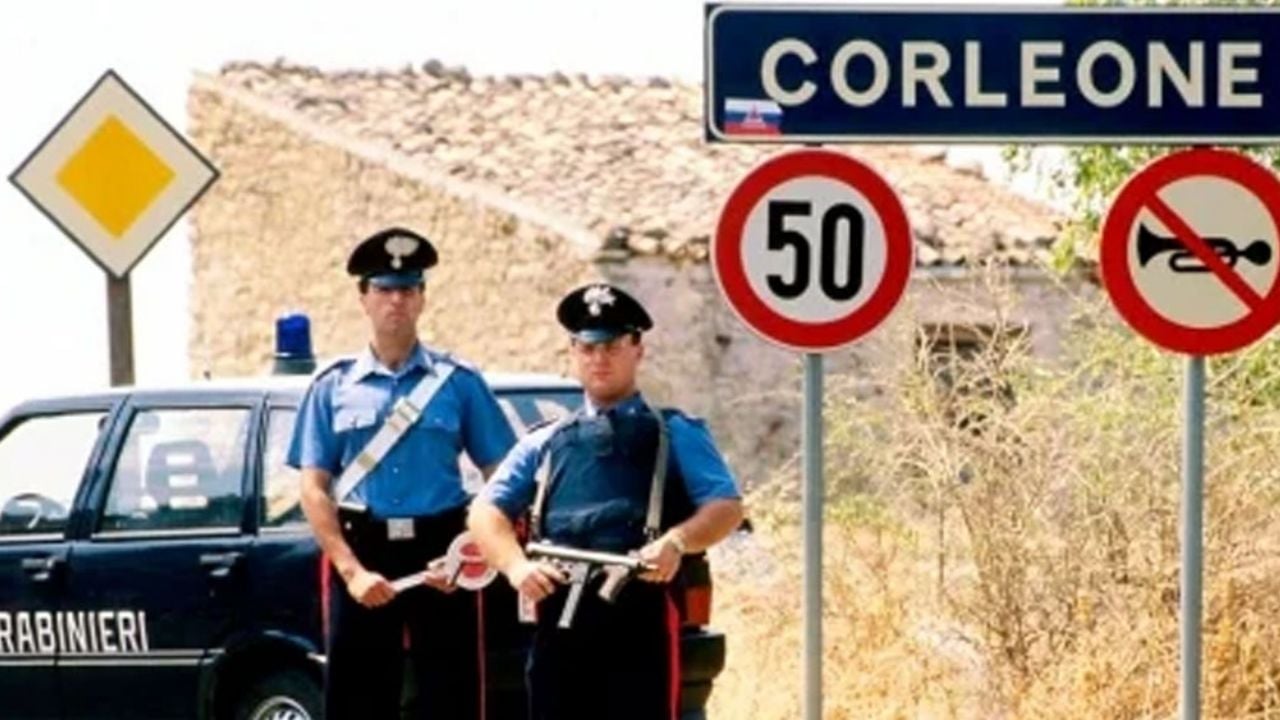 Mafia italiana reparte comida a familias pobres por crisis de coronavirus