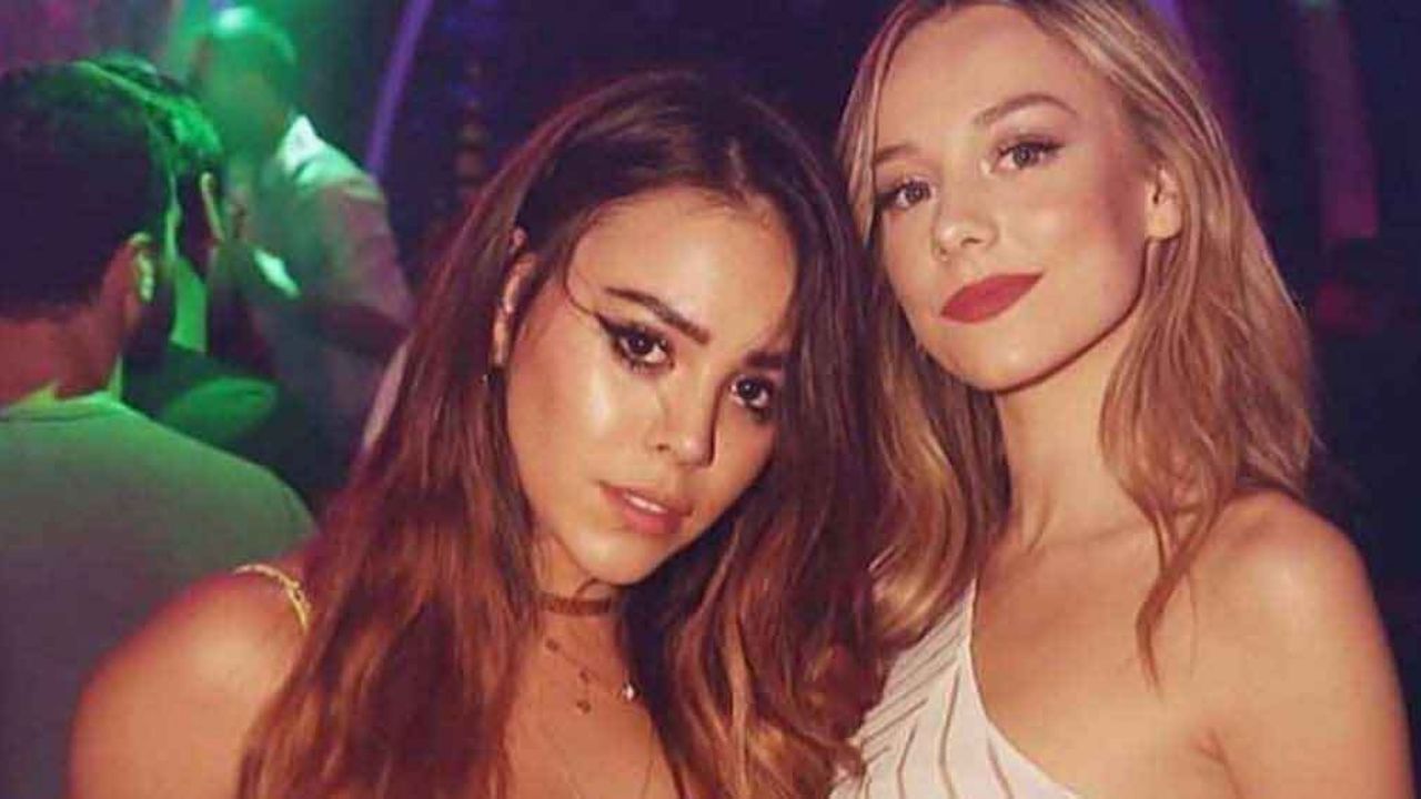 ¿Son pareja? Danna Paola y Ester Expósito son exhibidas al derrochar miel