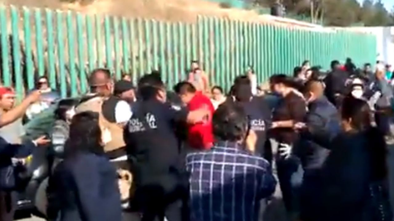 VIDEO: Alcaldesa prohíbe repartir despensas a pobladores enviadas por Gobierno