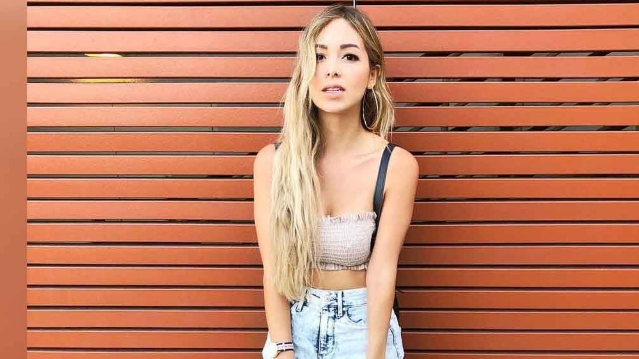 Caeli prende las redes sociales al posar a la intemperie en lencería