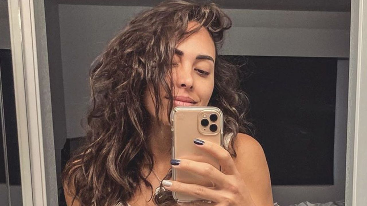 ¿Viola la cuarentena? Macky González comparte foto en la playa y alborota Instagram