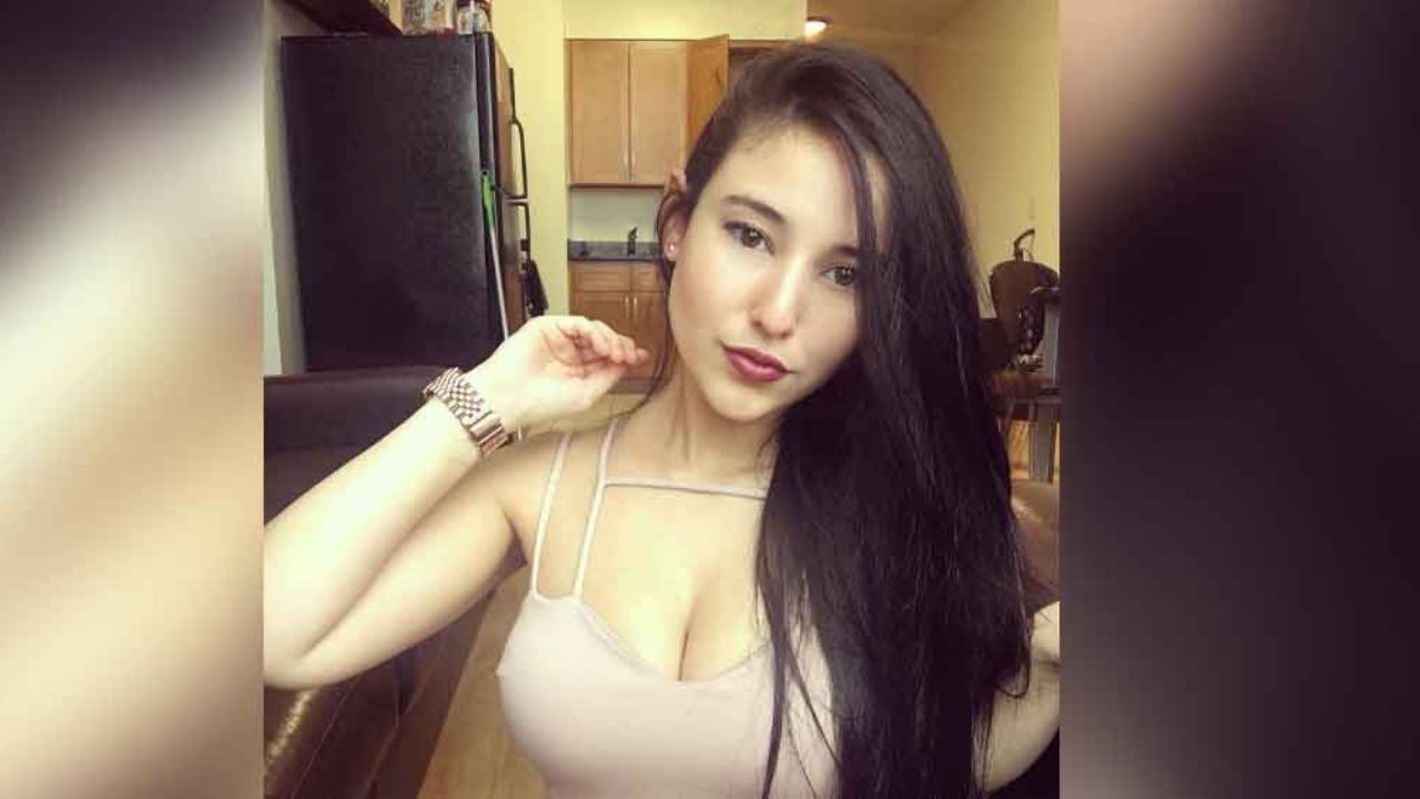 ¡Diosa! Angie Varona derrite a fans al exhibirse con una blusa descubierta