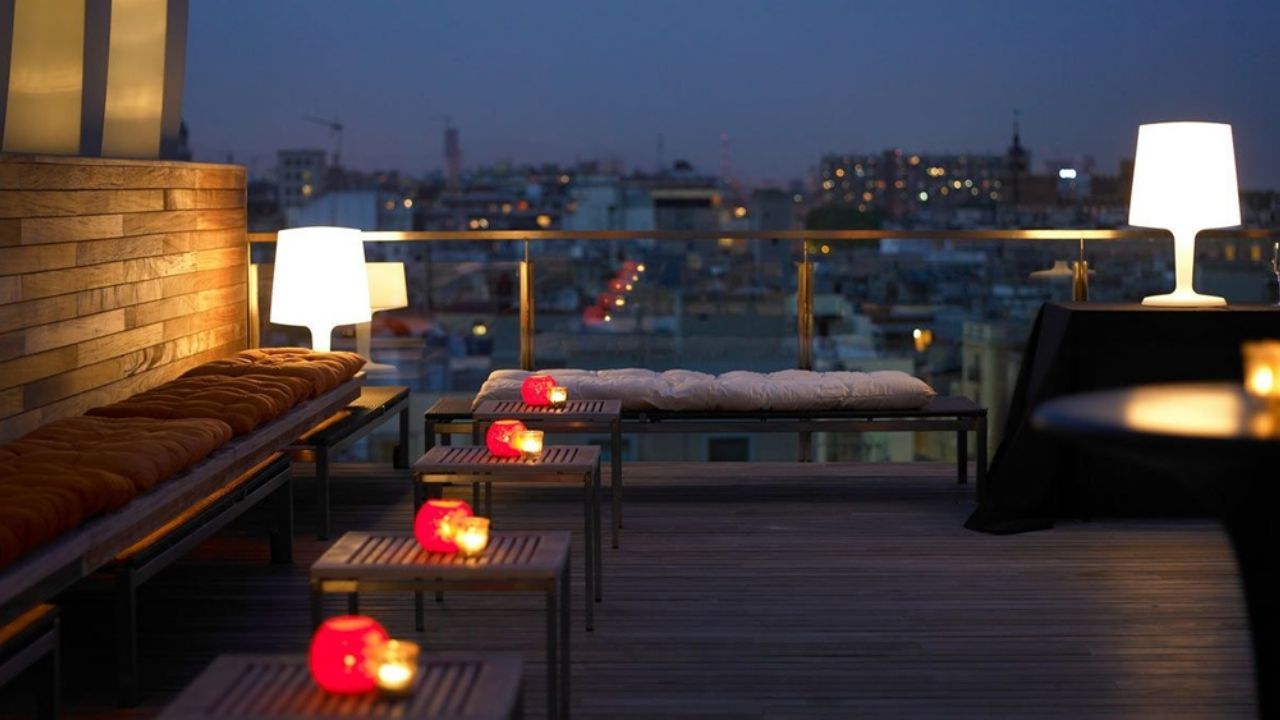 Pareja muere al caer de una terraza donde intentaron tener sexo