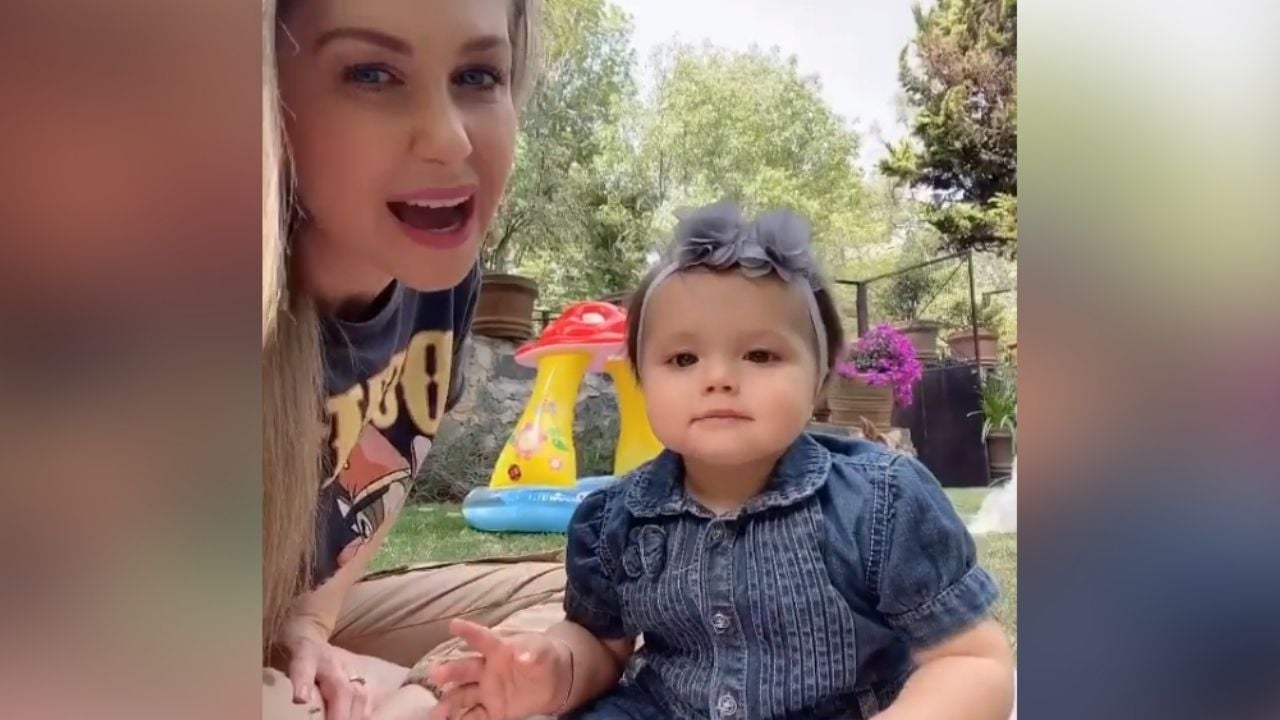 Ingrid Martz ‘derrite’ Instagram al enseñar a su bebé a tirar besos: “Preciosa”
