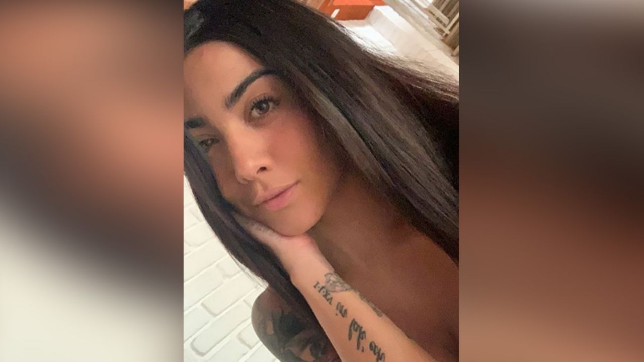 Érika Fernández deja boquiabiertos a fans al exhibirse con bikini en cuarentena