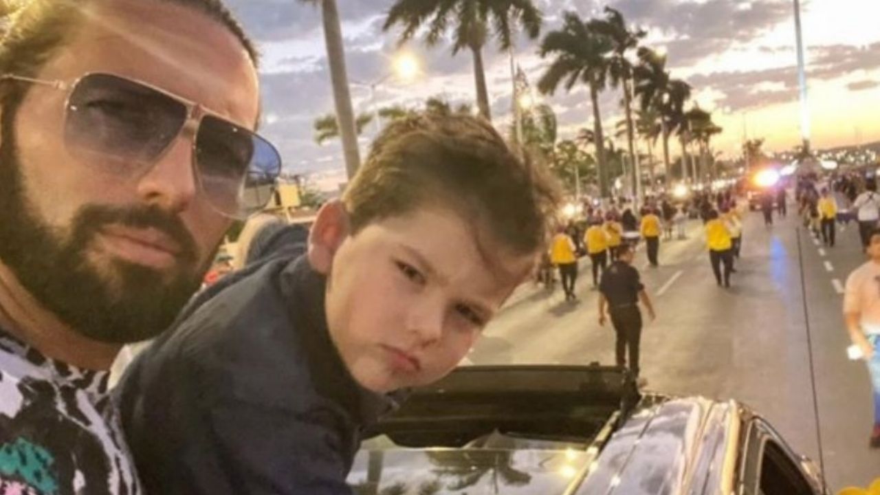 Poncho De Nigris le juega pesada broma a su hijo y este le invierte los papeles