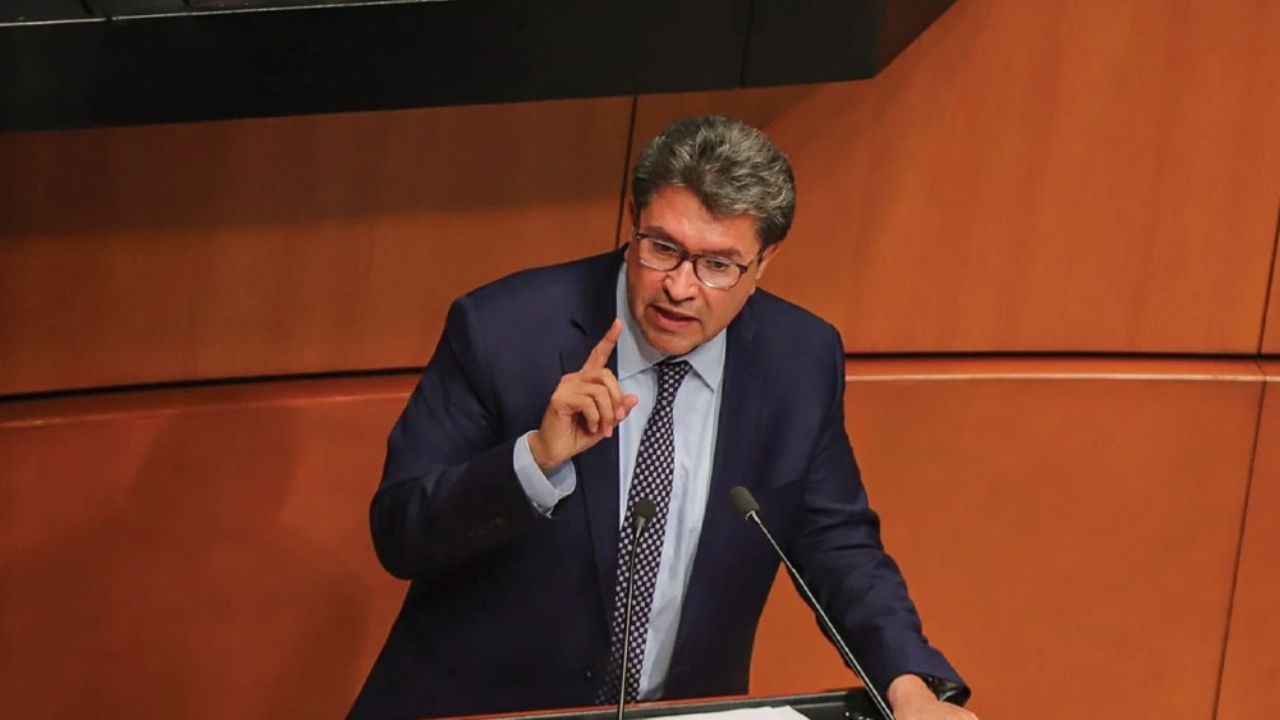 “Que Dios la ayude”: Monreal responde ante renuncia de Lilly Téllez