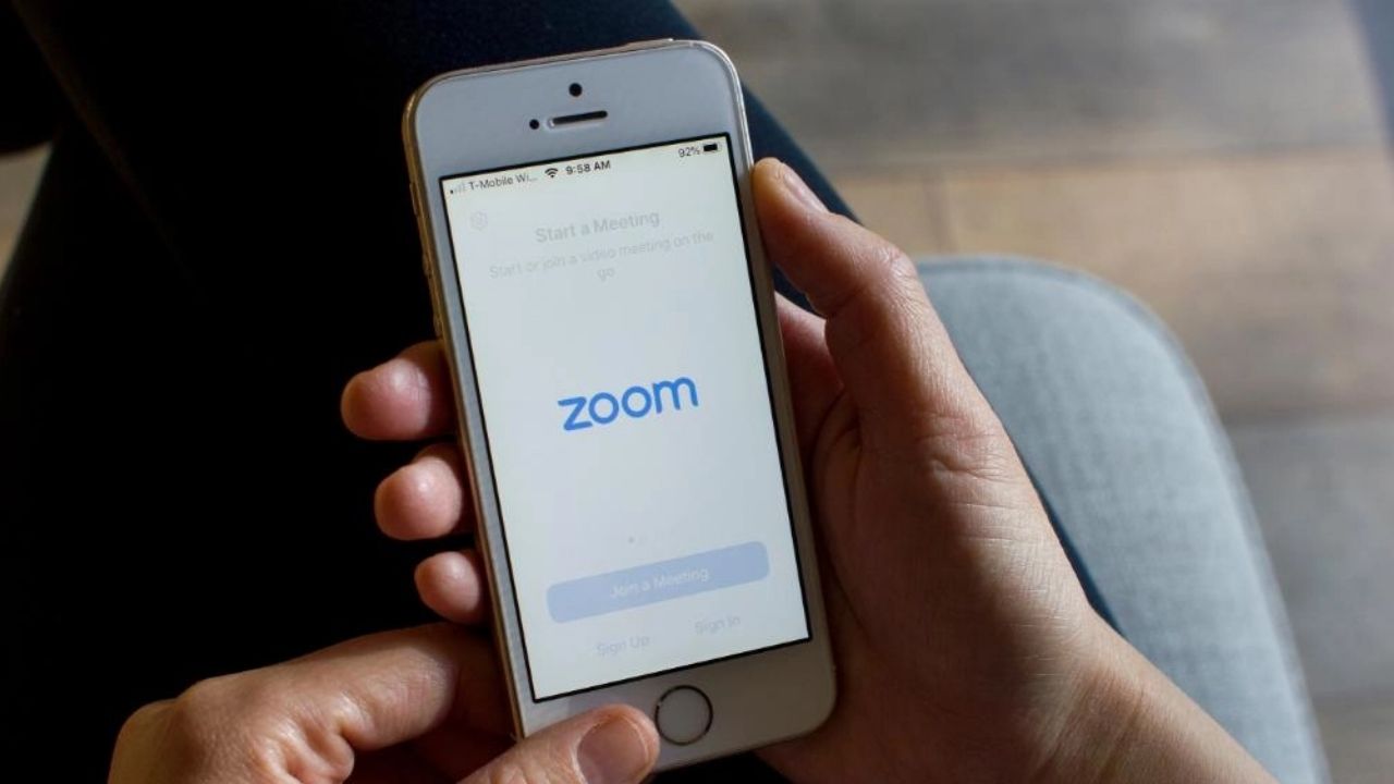 ¿Qué son y cómo prevenir los Zoombombing en una videollamada?