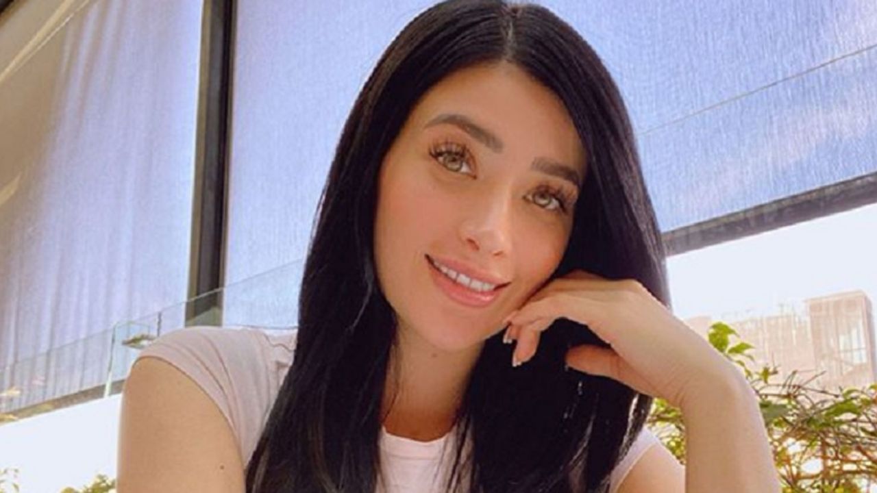 ¿Bebé en camino? Brenda Zambrano llama la atención al lucir abultado vientre