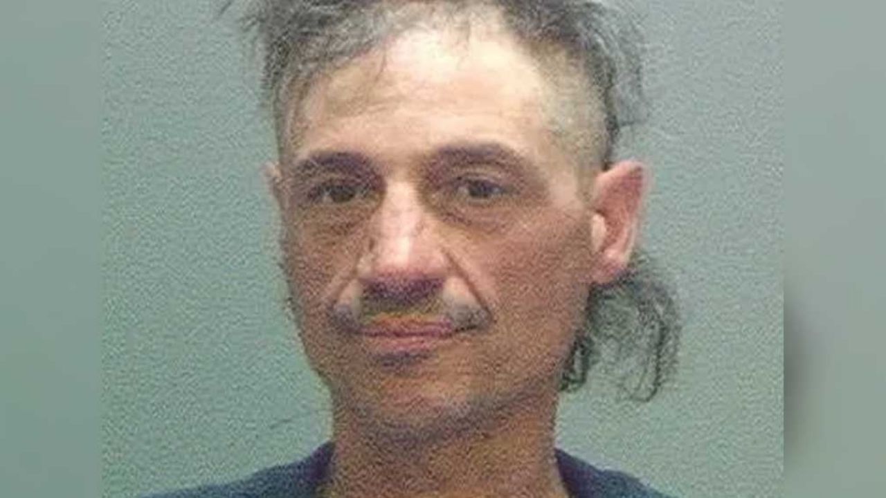 Drogadicto mata a indigente a golpes; asegura a la Policía que peleó con ‘Terminator’