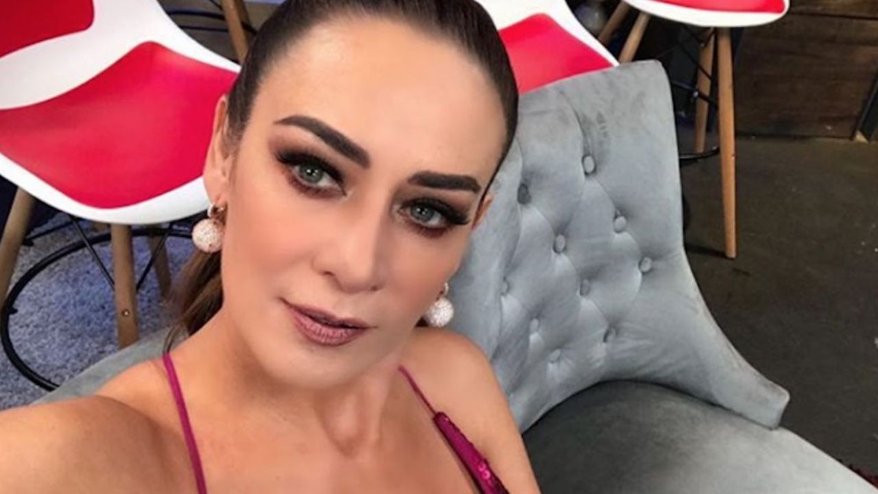 ¿Arrugada? Anette Michel, conductora de TV Azteca, exhibe su rostro de cerca y paraliza Instagram