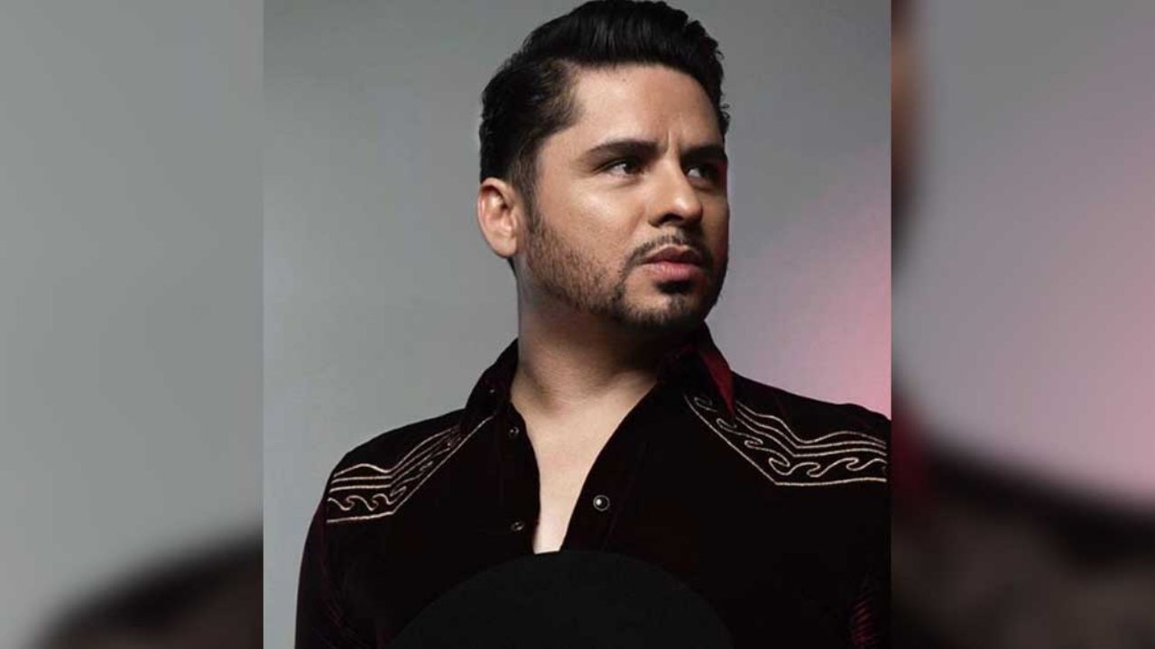 “Por qué no te vas a la v…”: Larry Hernández llama “perra” a fan que criticó su TikTok
