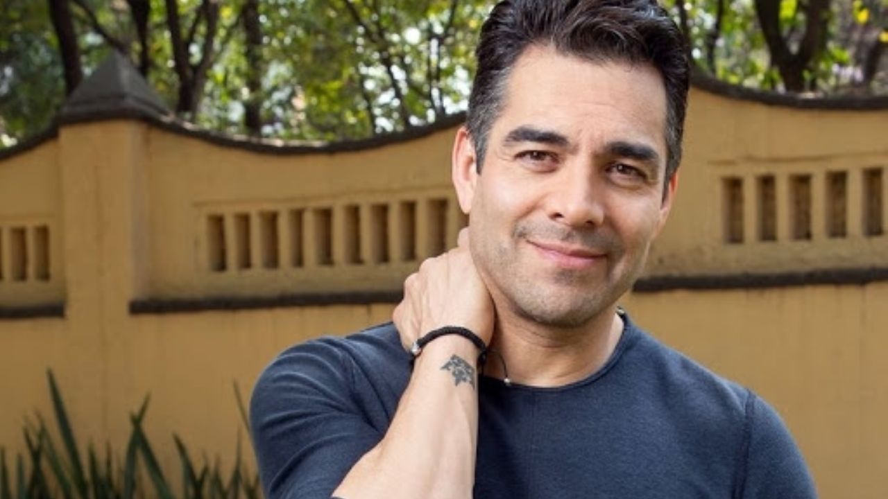 Omar Chaparro le falla a Bárbara de Regil y esta foto lo comprueb