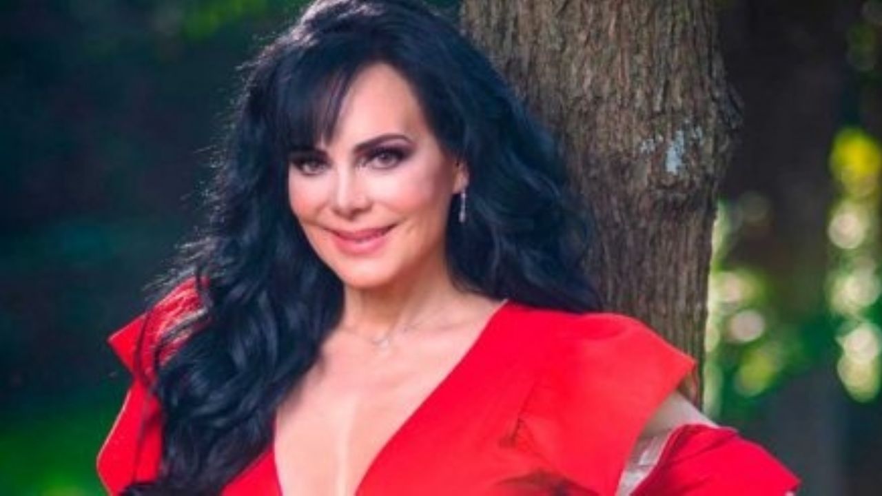 Maribel Guardia enseña todo al ejercitarse en diminuto top y ceñidos leggings
