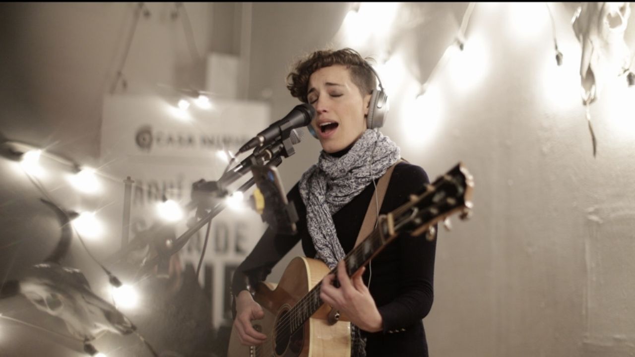 Ingrid Löw deja atrás sus miedos y da un salto a la música pop en el mundo