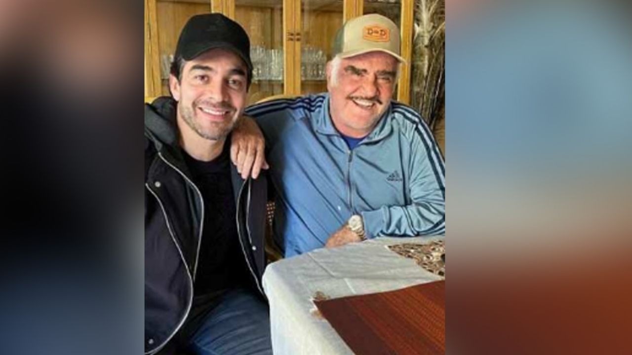 Tras interpretar a Pedro Infante, Omar Chaparro muestra su deseo por ser Vicente Fernández