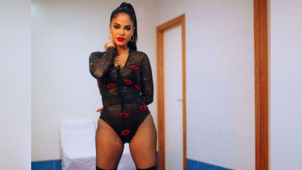 Natti Natasha hace ‘íntima’ propuesta en ‘ardiente’ pose y enseña de todo: “Madre mía”