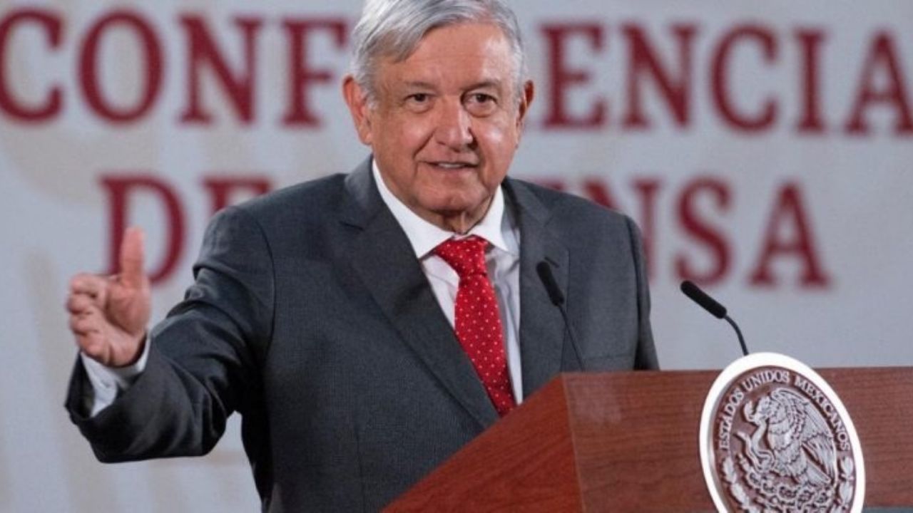 AMLO y la mañanera del 17 de abril: “En plena crisis, un aplauso a México”