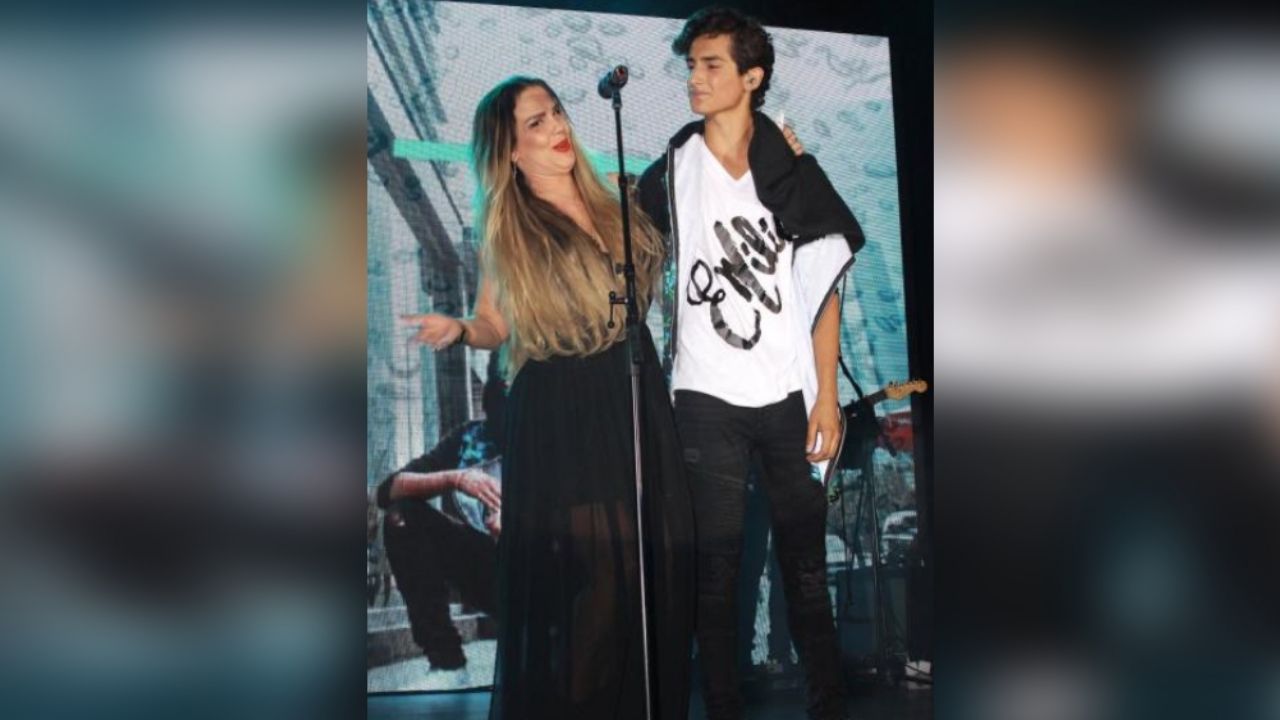 Emilio, hijo de Niurka ‘revienta’ Instagram al grabar su canción ‘Danzón’ desde su casa