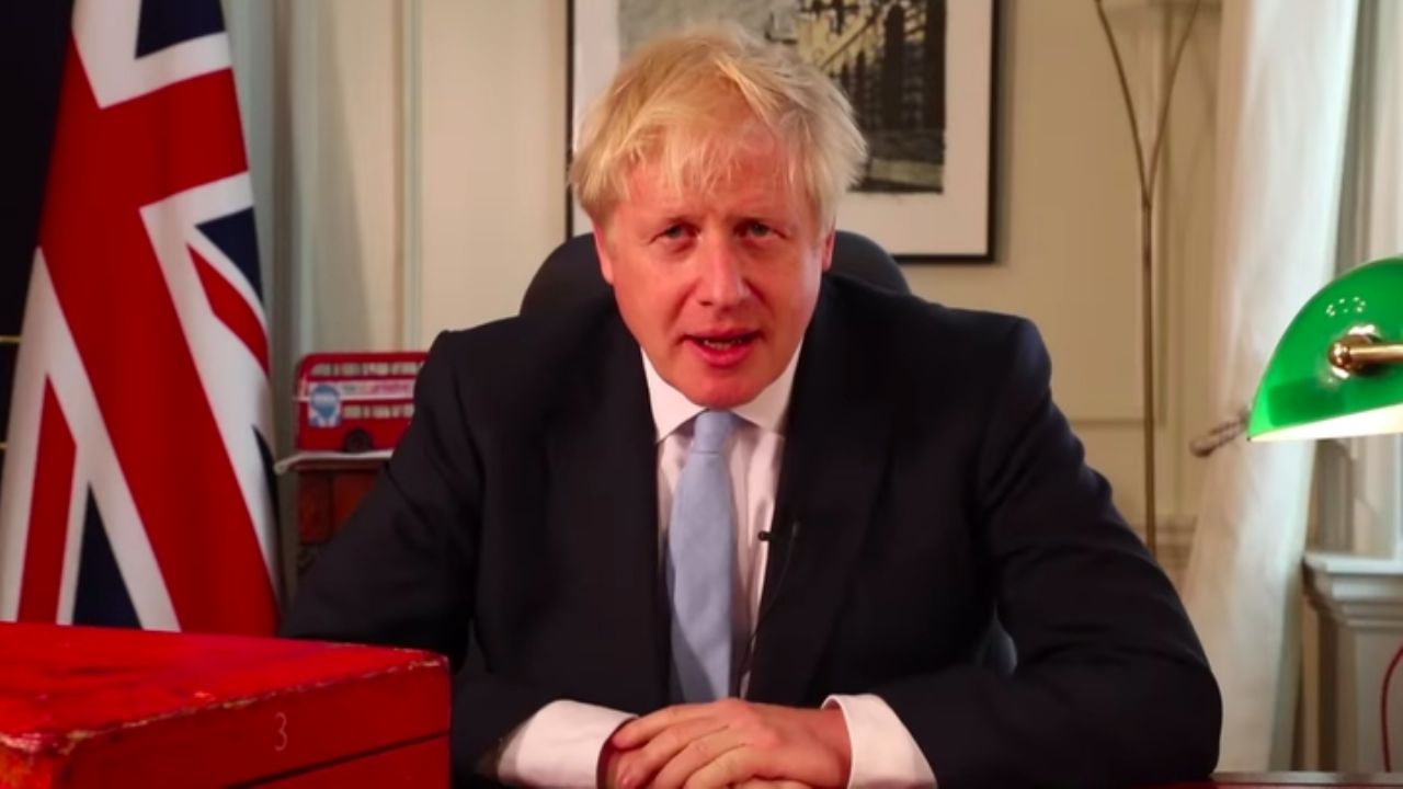 Tras enfermar de Covid-19, Boris Johnson sigue recuperándose en su casa