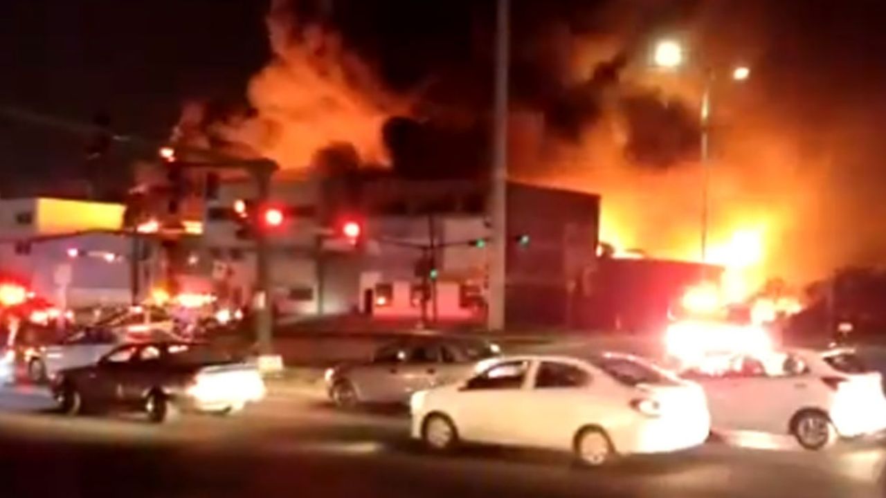 VIDEO: Reportan fuerte incendio y explosión en parque industrial de Nuevo León