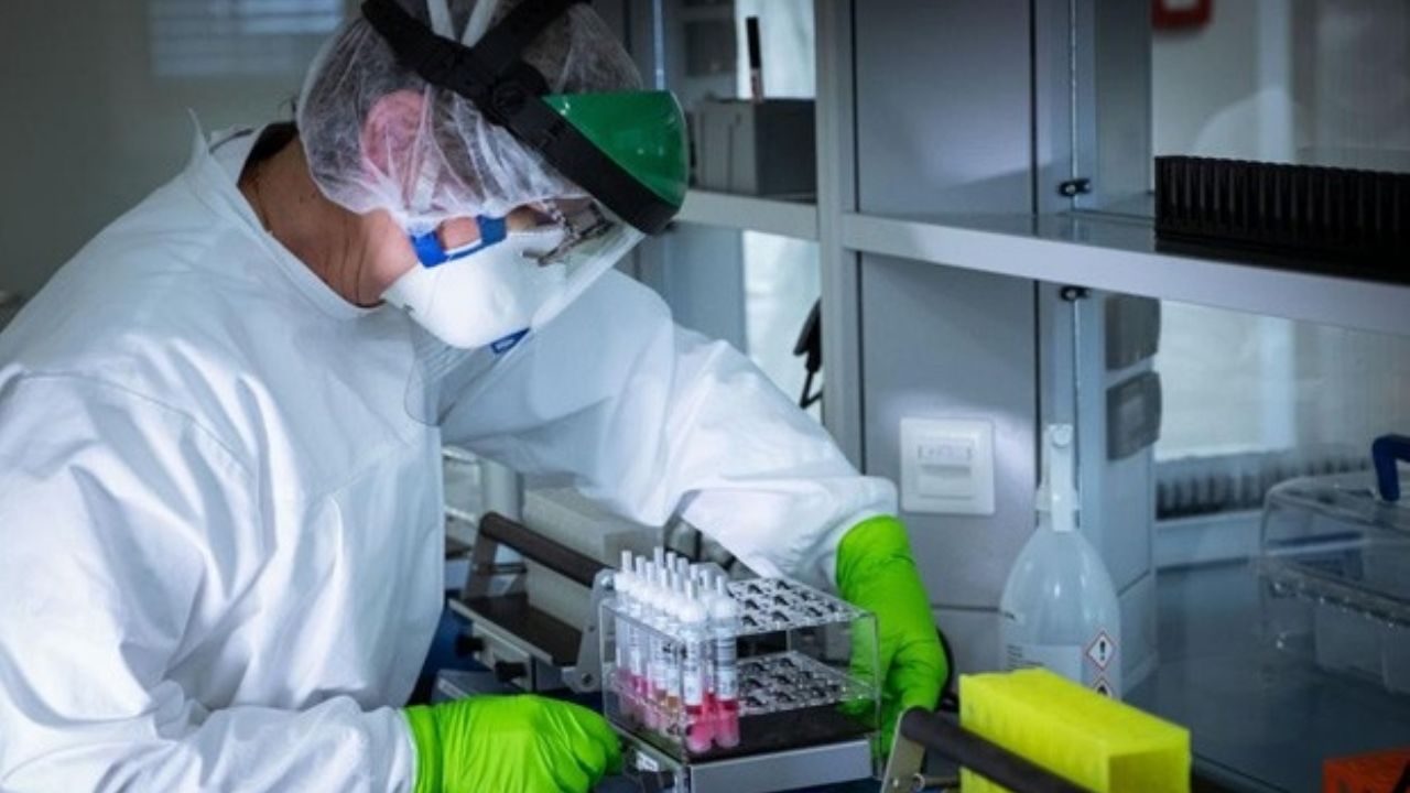 Universidad de Oxford podría tener lista una vacuna contra el Covid-19 en agosto