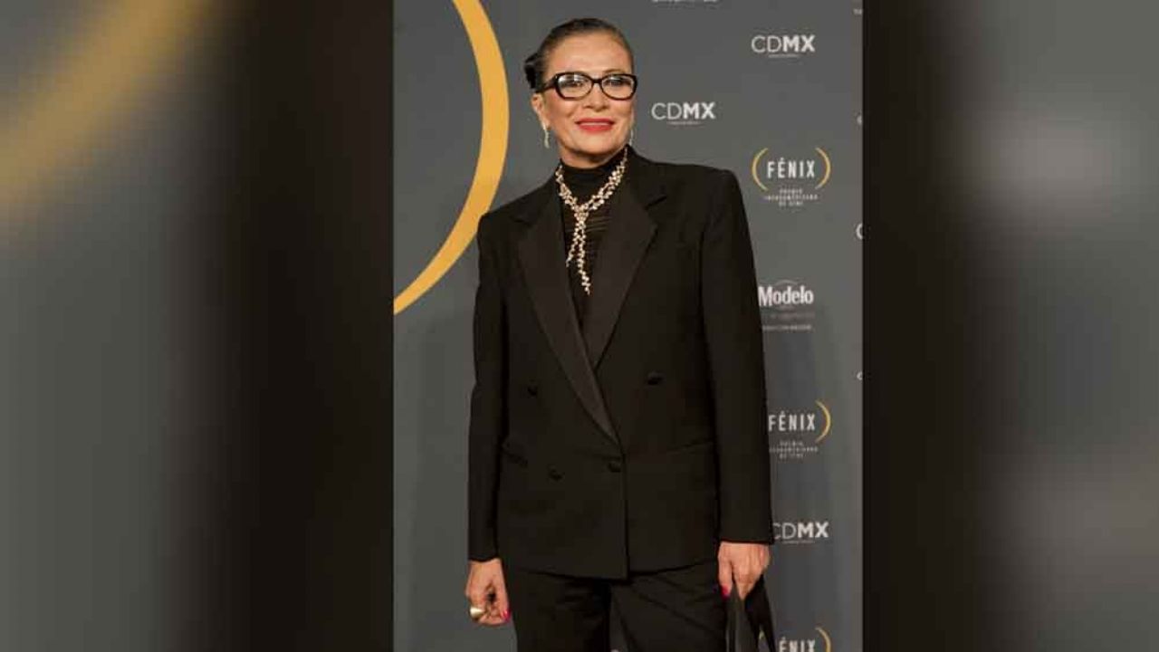 ¡Al borde la locura! Actriz de Televisa da su número de teléfono para platicar con fans