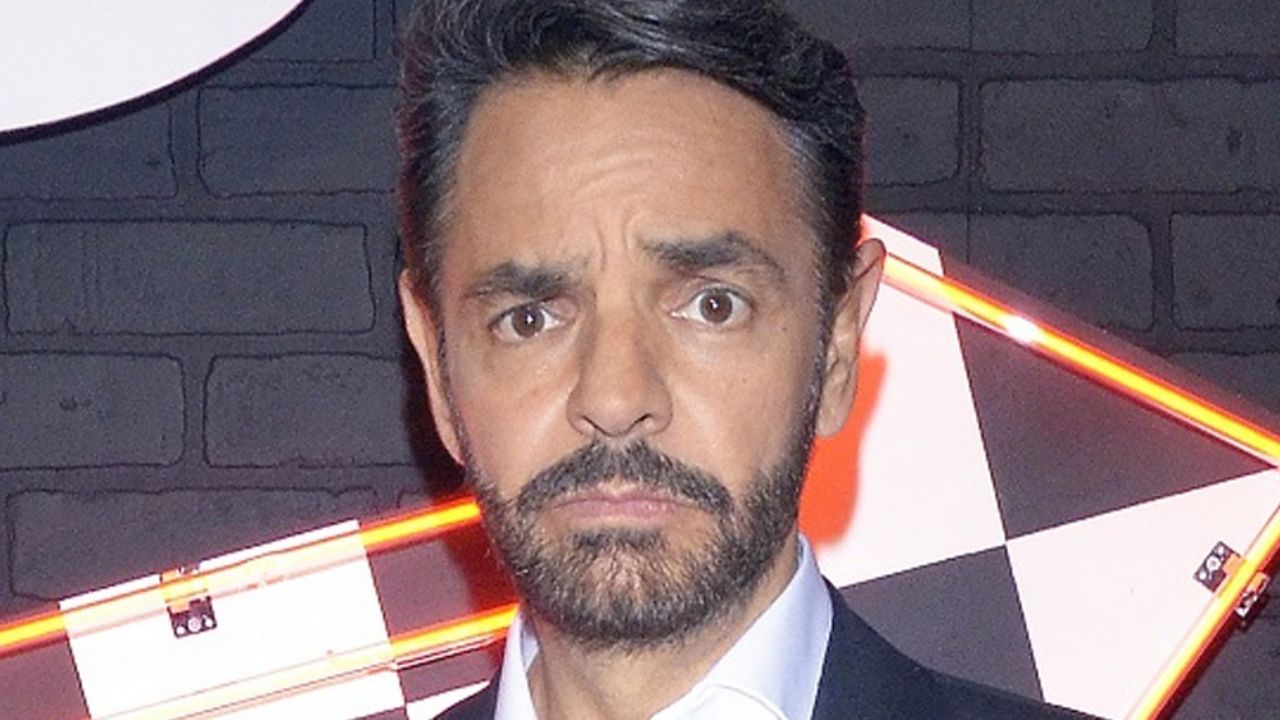 ¿Machista? critican a Eugenio Derbez por no ayudar a su esposa en los quehaceres