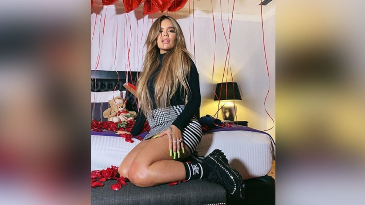 Karol G presume los encantos que enamoran a Anuel AA en mini bikini: “Mamita”
