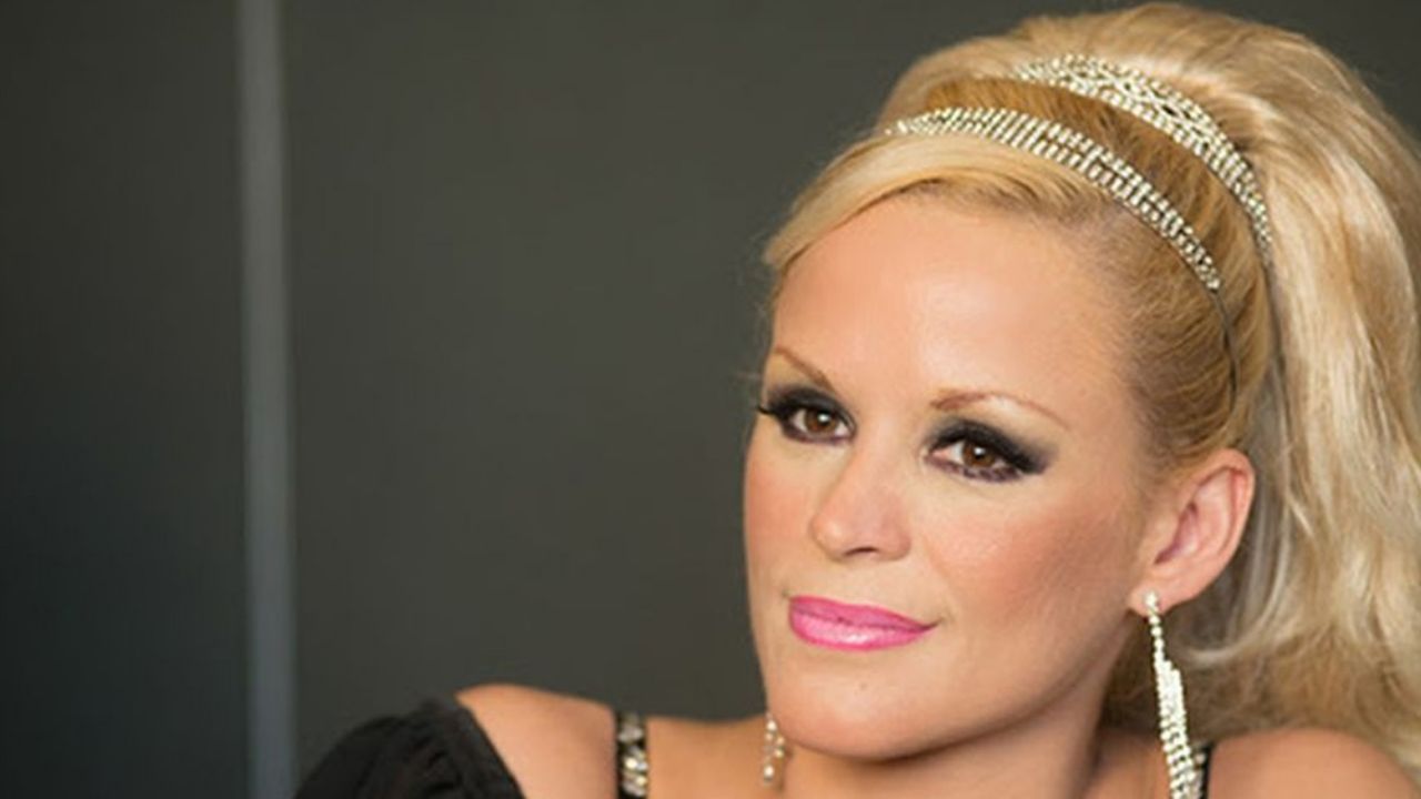 ¿Recuerdas a ‘La Tetanic’? No creerás lo guapa que luce la modelo a sus 48 años