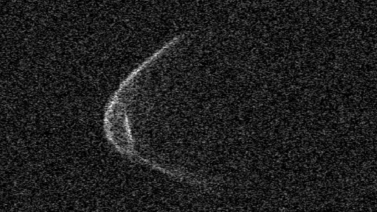 ¡Increíble! Asteroide que se aproxima a la Tierra parece traer un cubrebocas