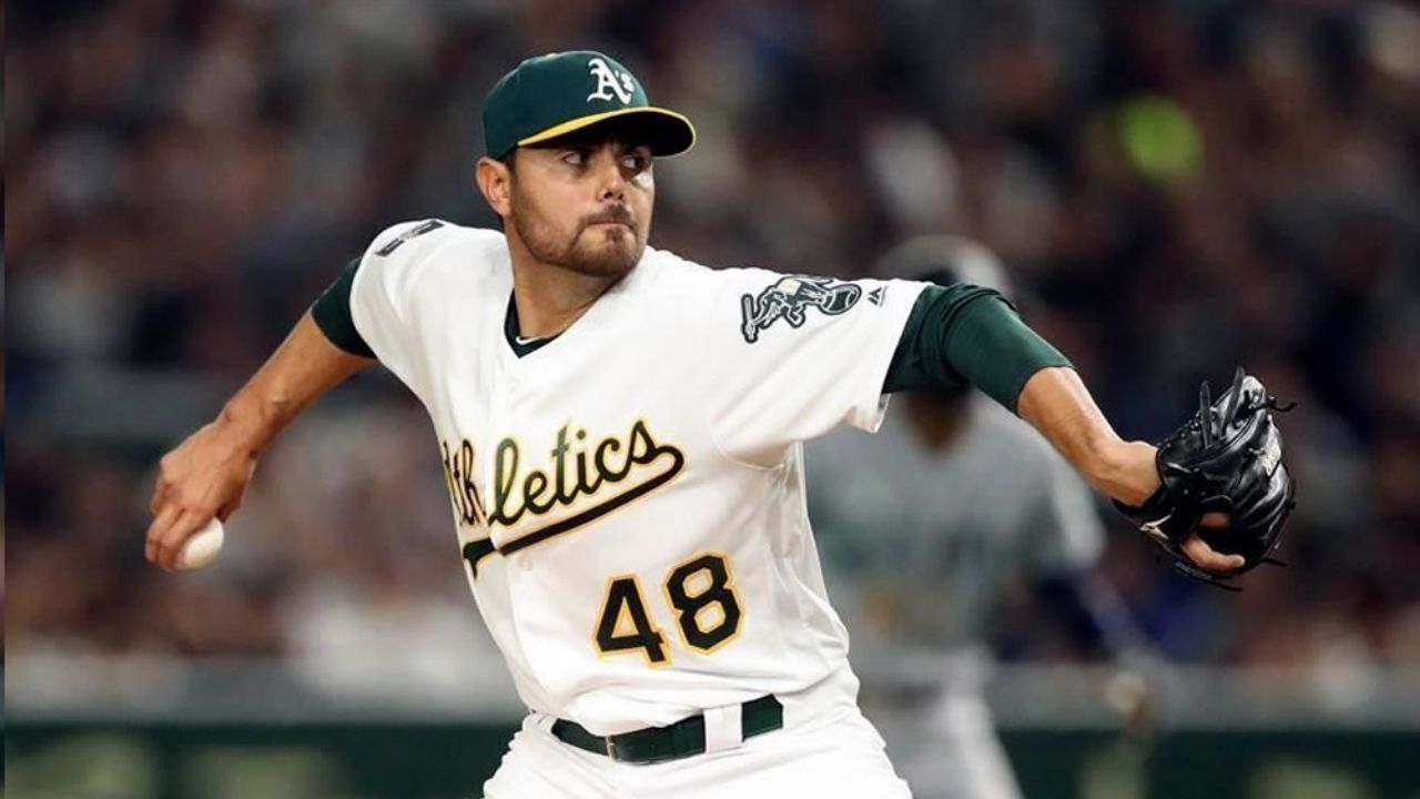 Joakim Soria ayuda a combatir la pandemia del coronavirus en México