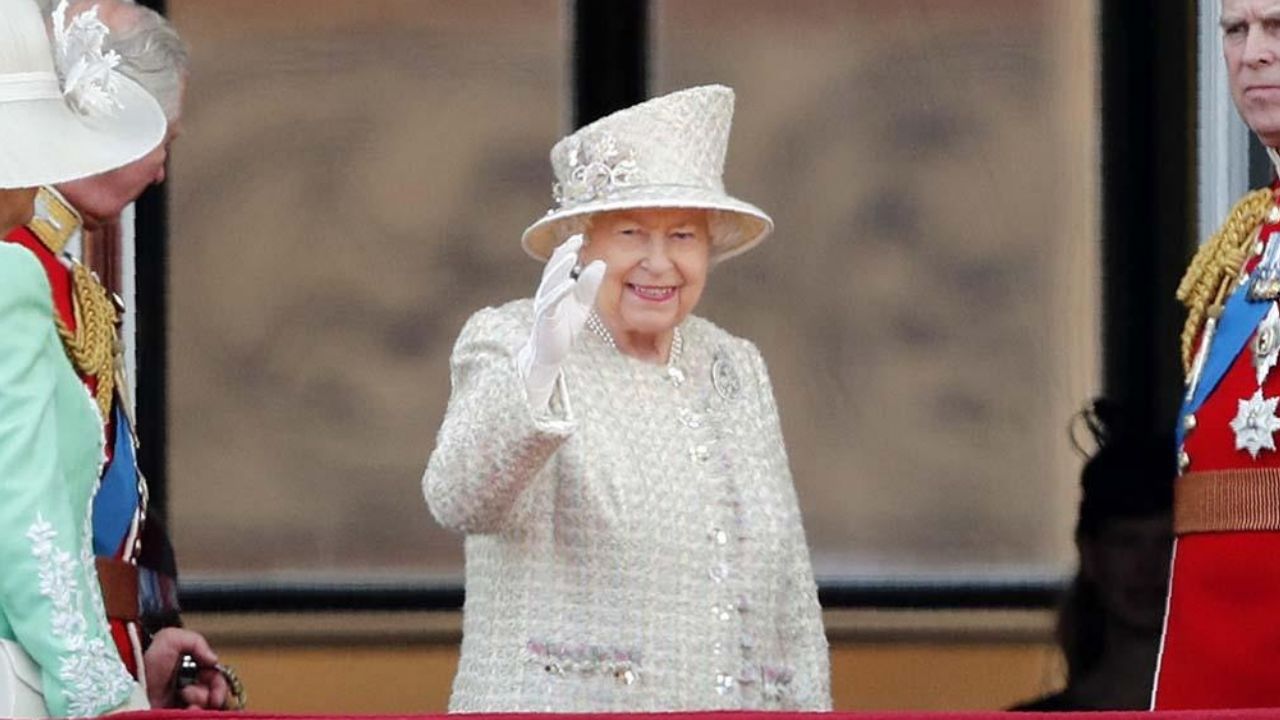 ¿Por qué la Reina Isabel II celebra el ‘Trooping the Colour’ en junio y no en su cumpleaños real?