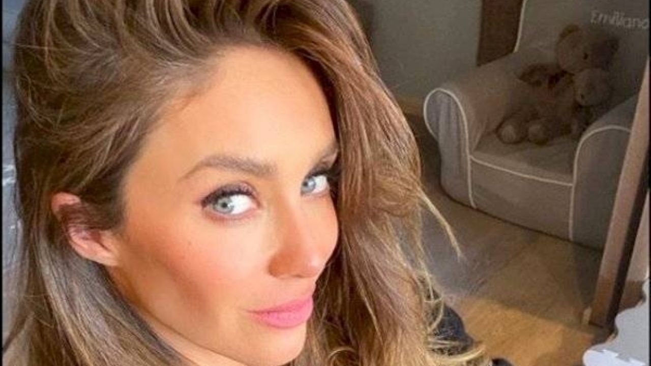 “El agua se le quema”: Anahí es víctima de memes y burlas por sus enfrijoladas