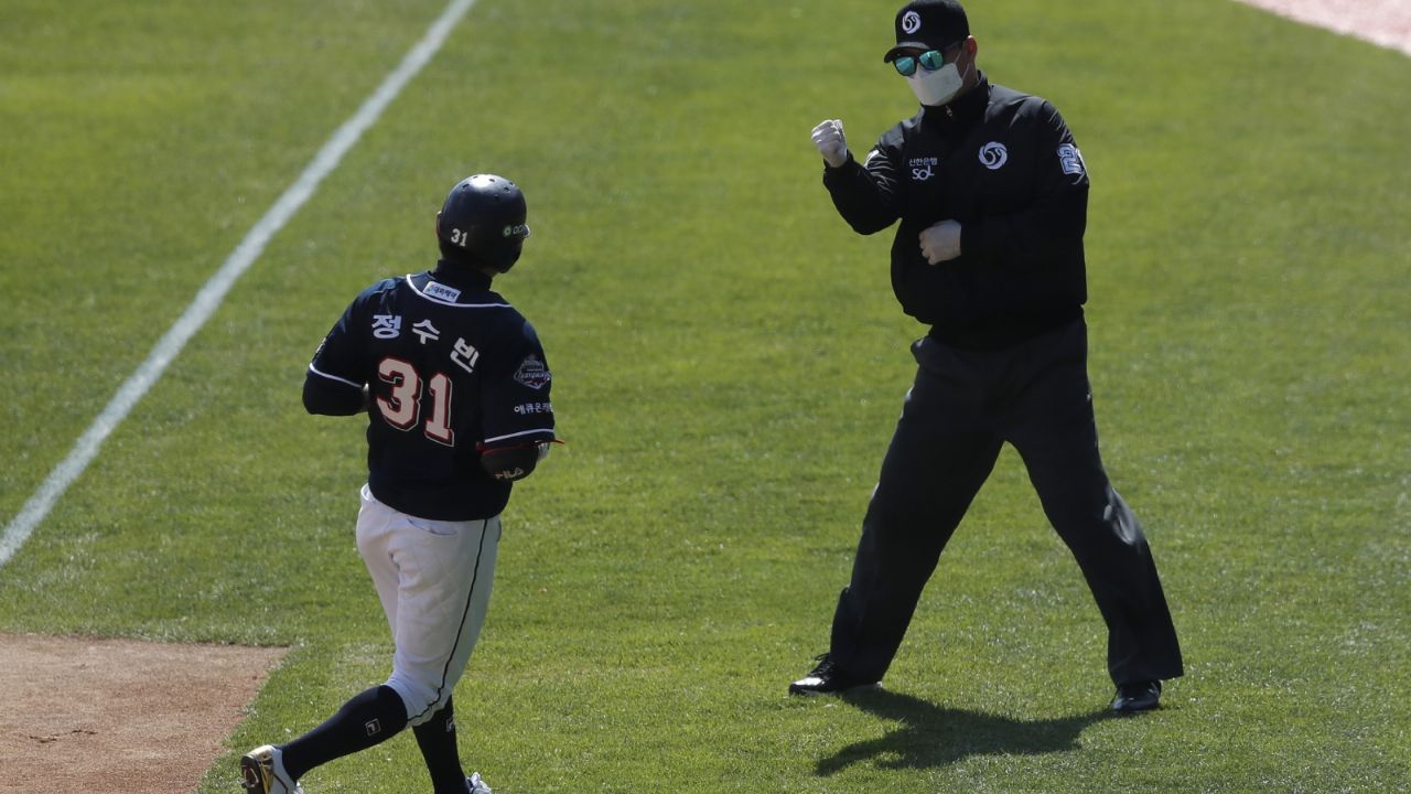 La temporada del beisbol coreano se llevará con los estadios vacíos