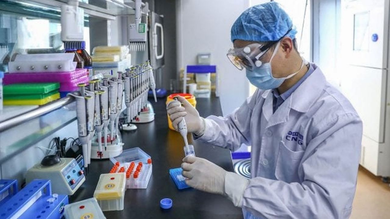 OMS desmiente teoría de que el coronavirus fue creado en un laboratorio