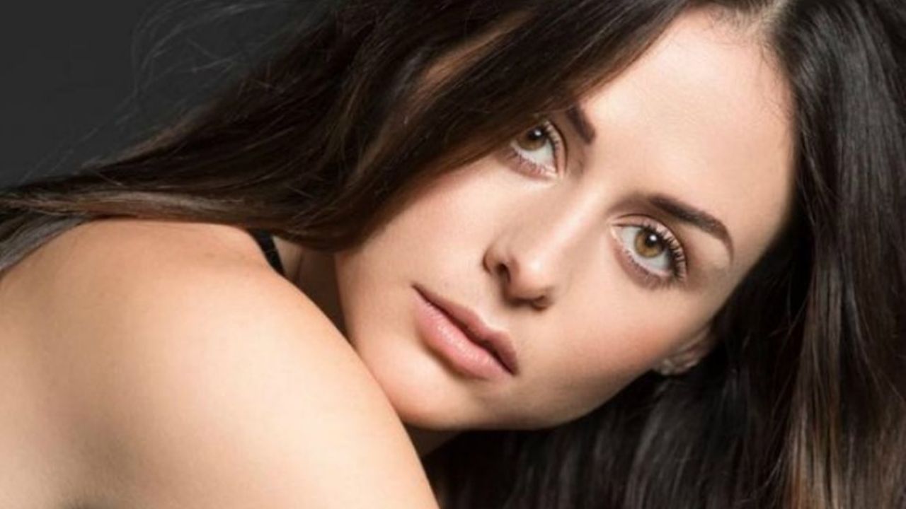 ¿Qué te pasa? Zuria Vega hizo pública una insinuante y rara fotografía