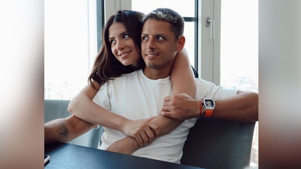 Sarah Kohan enamora redes al desnudo: “¿Todo eso se come el ‘Chicharito’?”