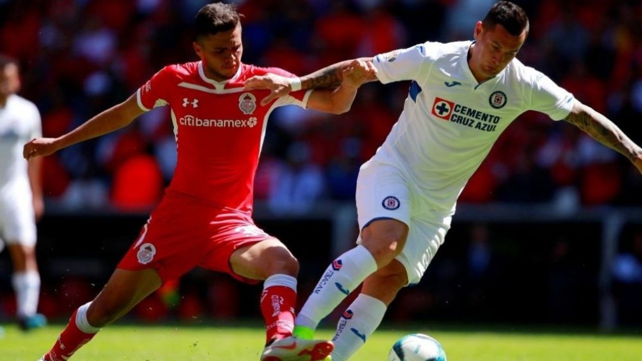 El Cruz Azul sigue sin puntos tras perder contra el Toluca en la eLiga MX