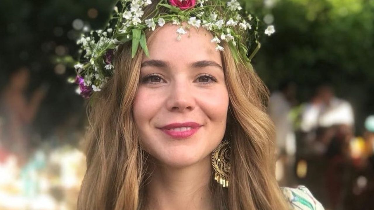 ¿Se le olvidó o fue intencional? Camila Sodi víctima de burlas por esta razón