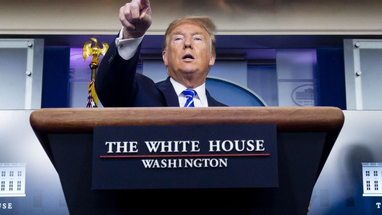 Inyecciones de desinfectante, la absurda propuesta de Trump contra el Covid-19